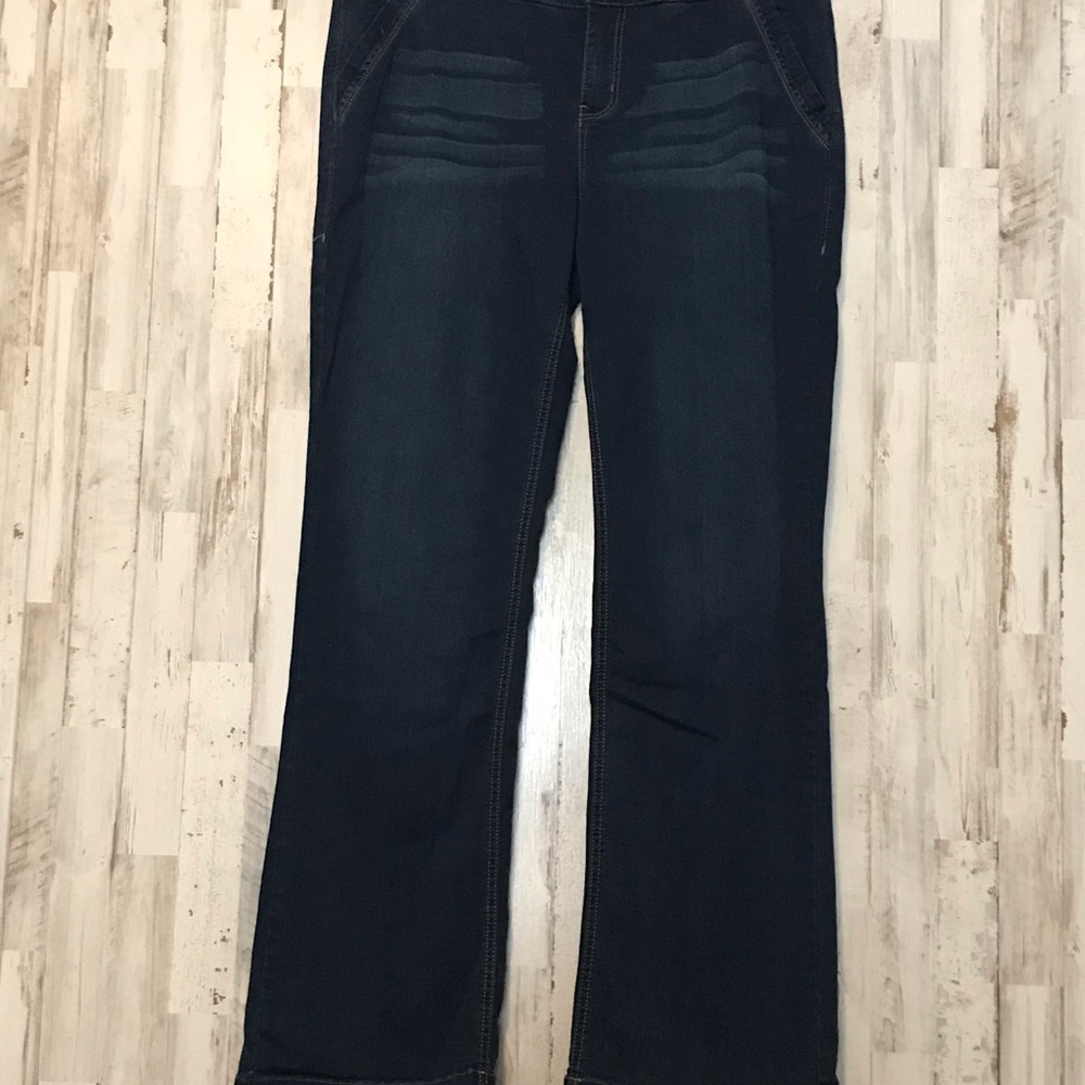 Denim jeans size 16. Like new condition. 🛍